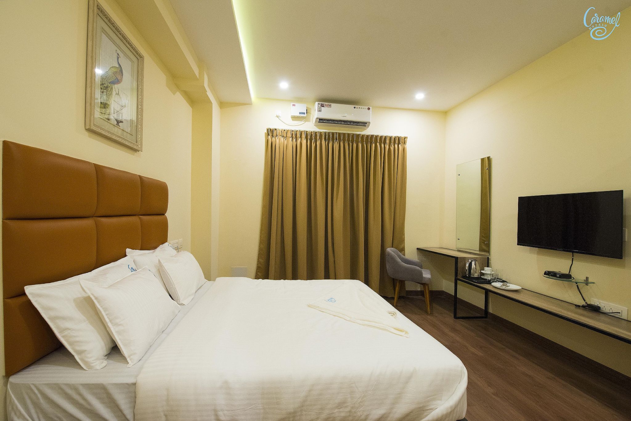 Caramel Hotels Deluxe Double Room 12
