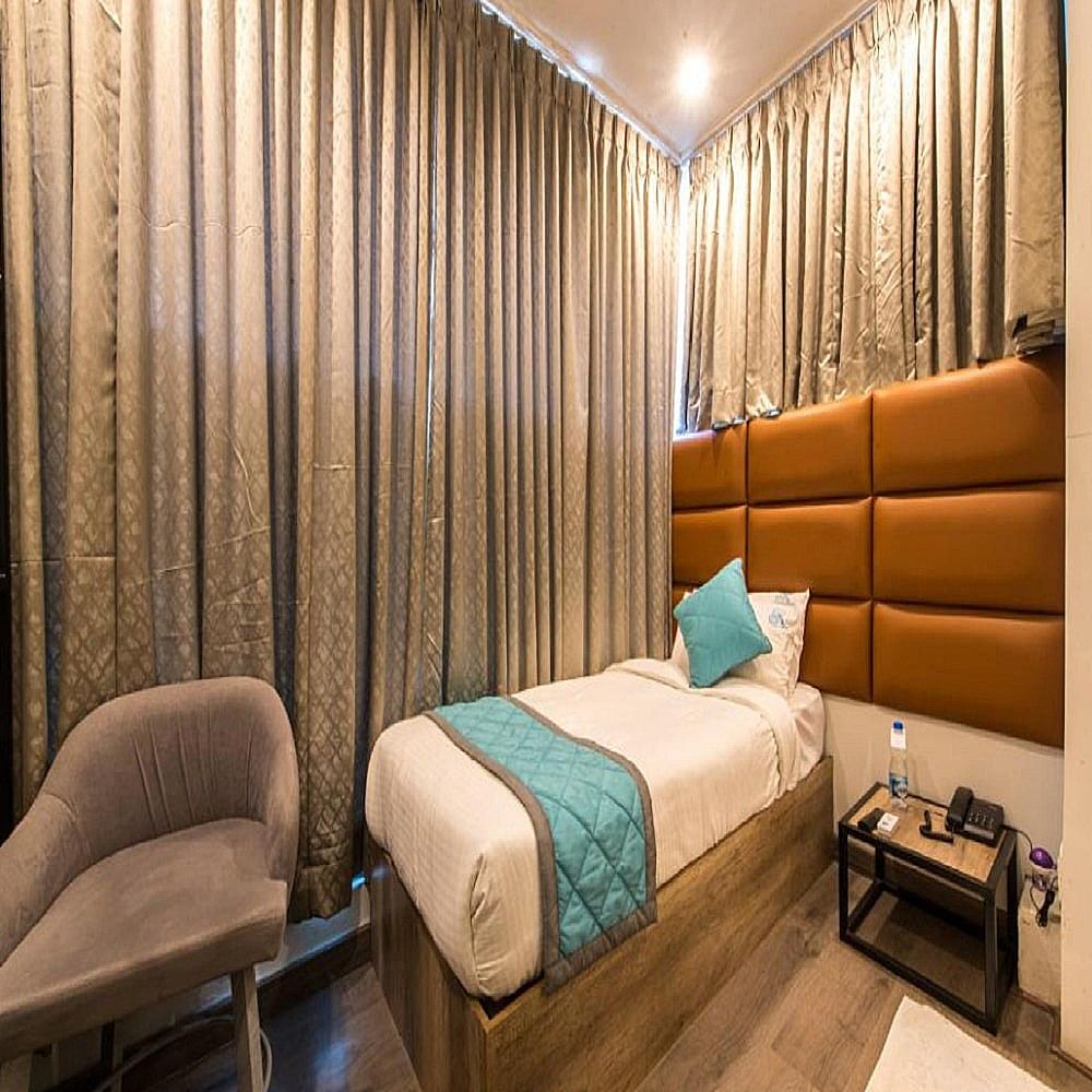 Caramel Hotels Deluxe Double Room 11