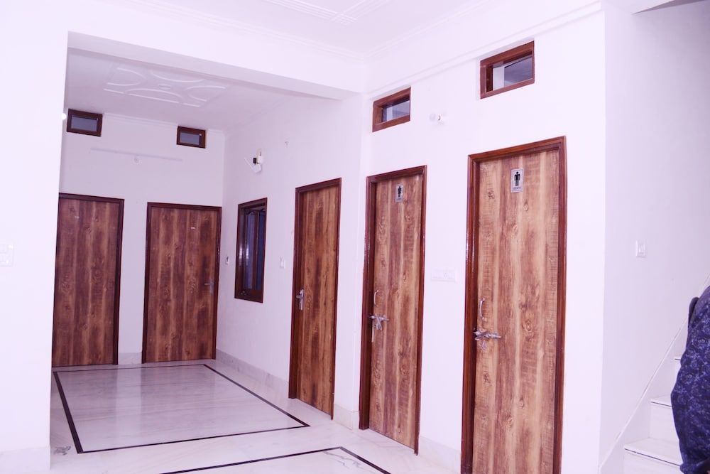 Sartaj Hotel