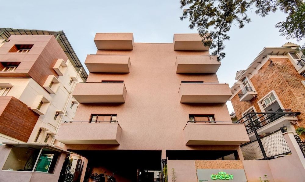 undefined Crest Hotel 6