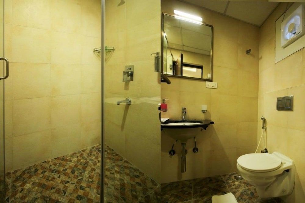 undefined Crest Hotel 9