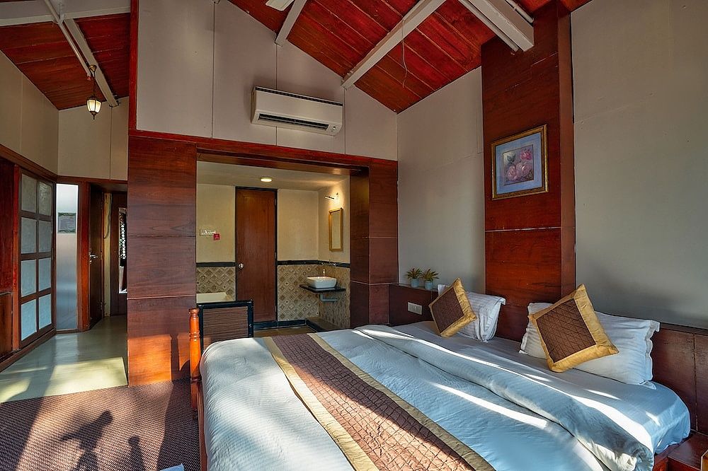 Aqua Marina Beach Cottages Deluxe Cottage with Pool View 25