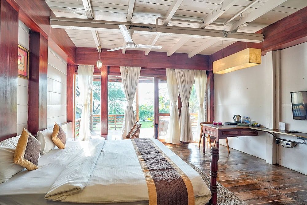 Aqua Marina Beach Cottages Deluxe Cottage with Pool View 24
