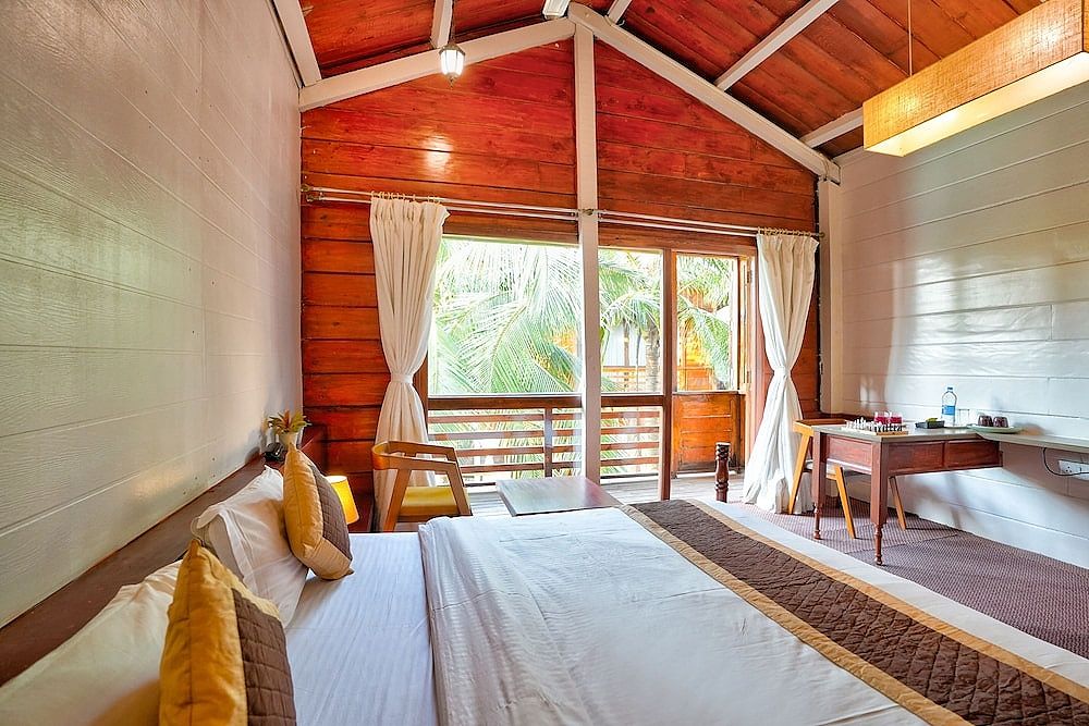 Aqua Marina Beach Cottages Deluxe Cottage with Pool View 5