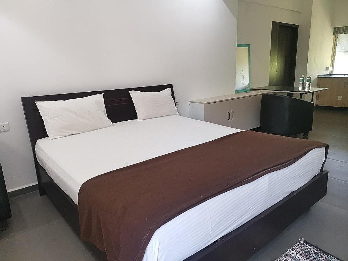 Aqua Marina Beach Cottages Deluxe Cottage with Pool View 3