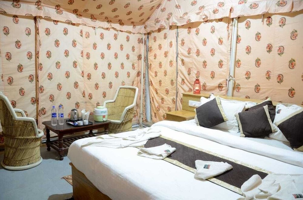 undefined Desert Holiday Camp 7