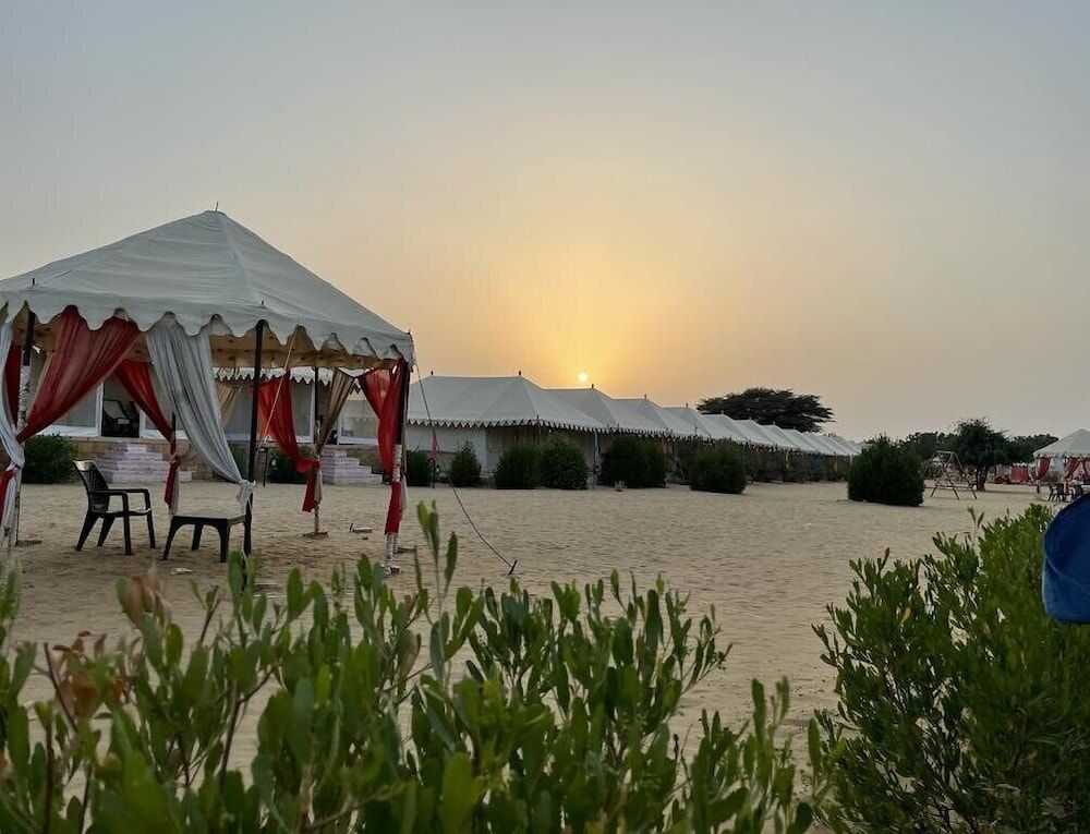 undefined Desert Holiday Camp 4