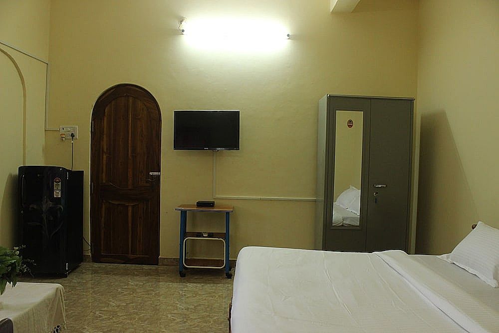 OYO 6236 Home Studio Near Sinquerim Beach Standard Double or Twin Room, 1 Double Bed, Private Bathroom 18