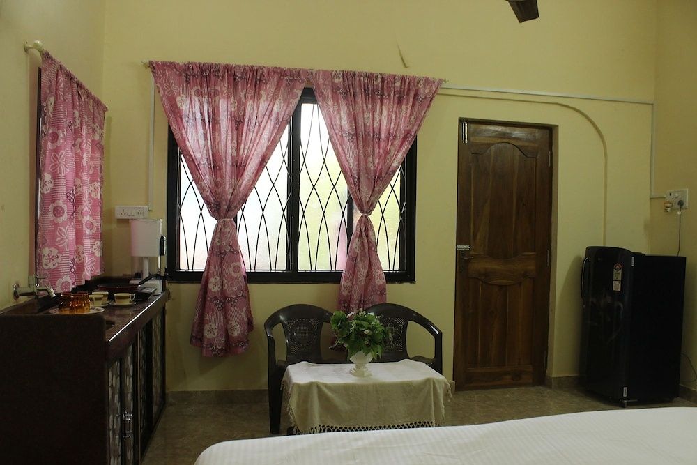 OYO 6236 Home Studio Near Sinquerim Beach Standard Double or Twin Room, 1 Double Bed, Private Bathroom 15
