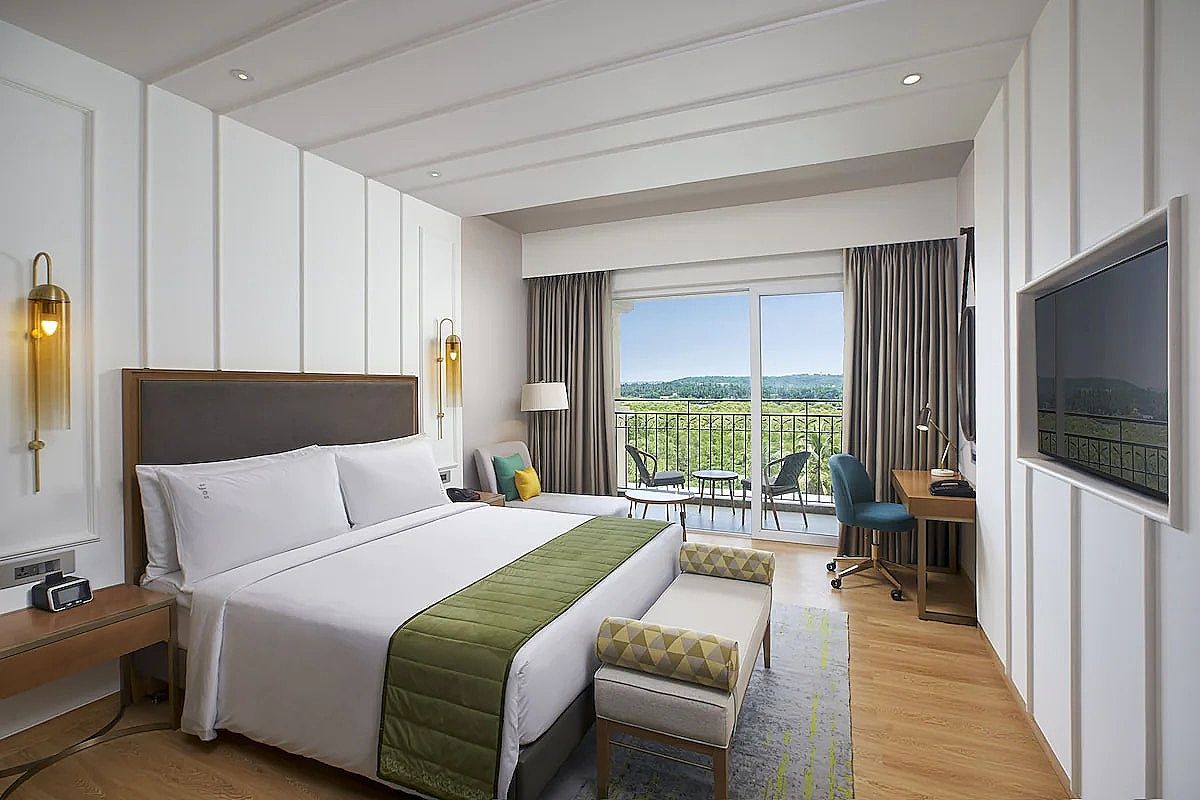 Holiday Inn Goa Candolim, an IHG Hotel Standard Room, 2 Twin Beds 5