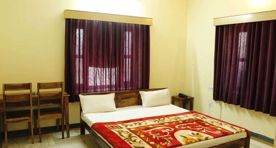 Deluxe Double Bedroom