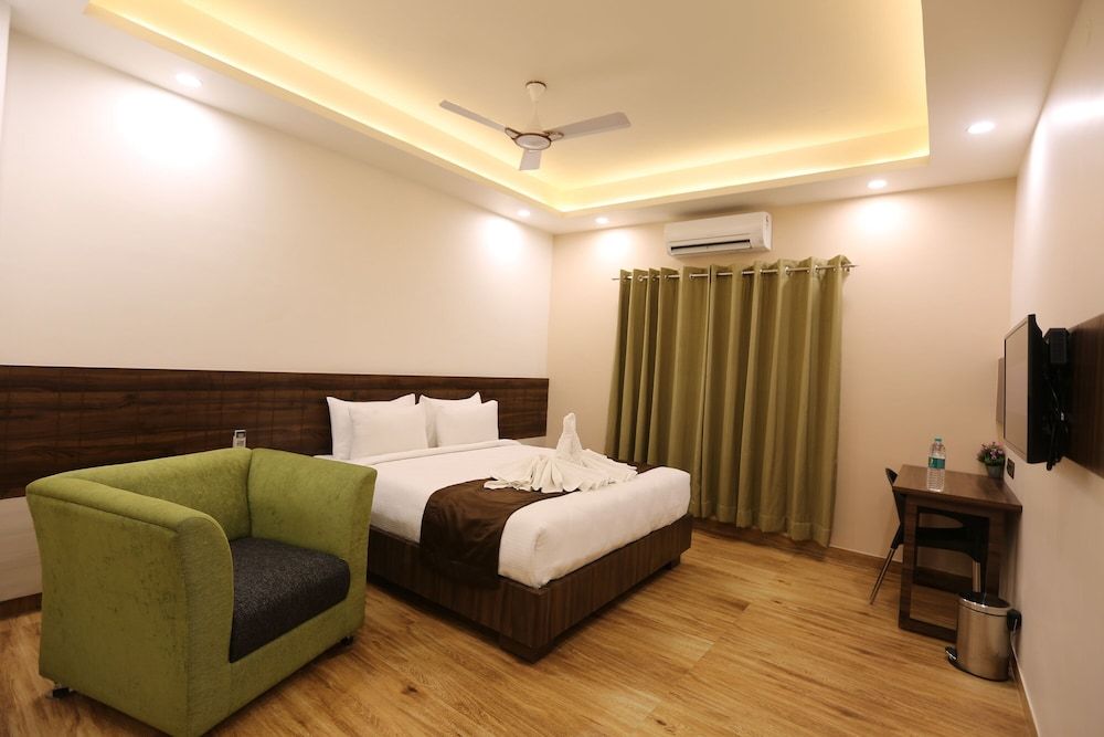 undefined The Ventura Grand Hotel 2
