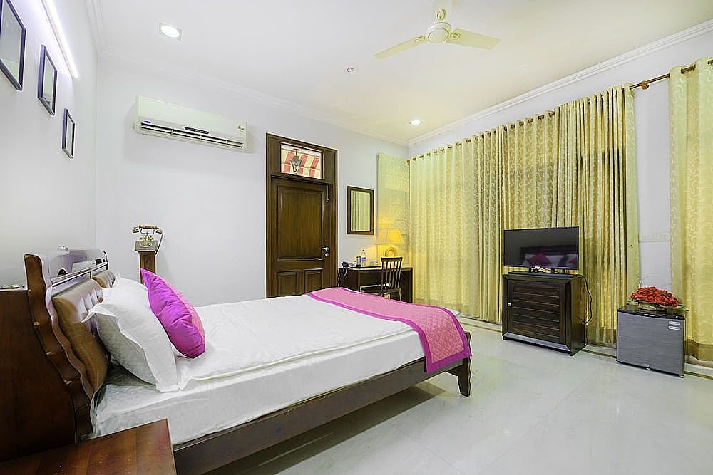 PALM34 A Luxury Homestay Luxury Triple Room, 1 Bedroom, Private Bathroom, Garden View 2