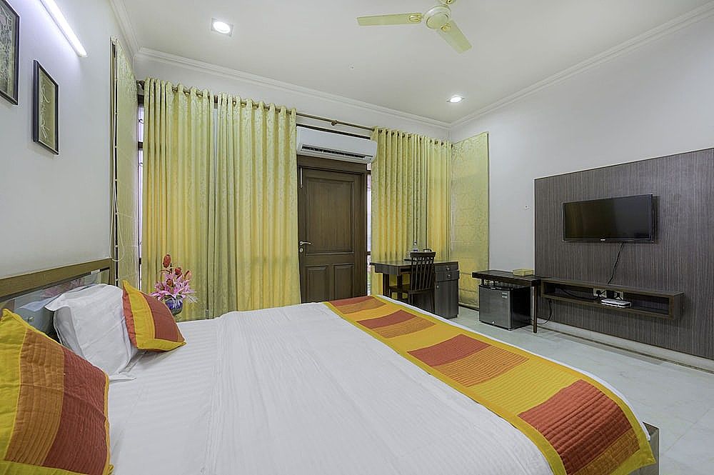PALM34 A Luxury Homestay Luxury Triple Room, 1 Bedroom, Private Bathroom, Garden View 3