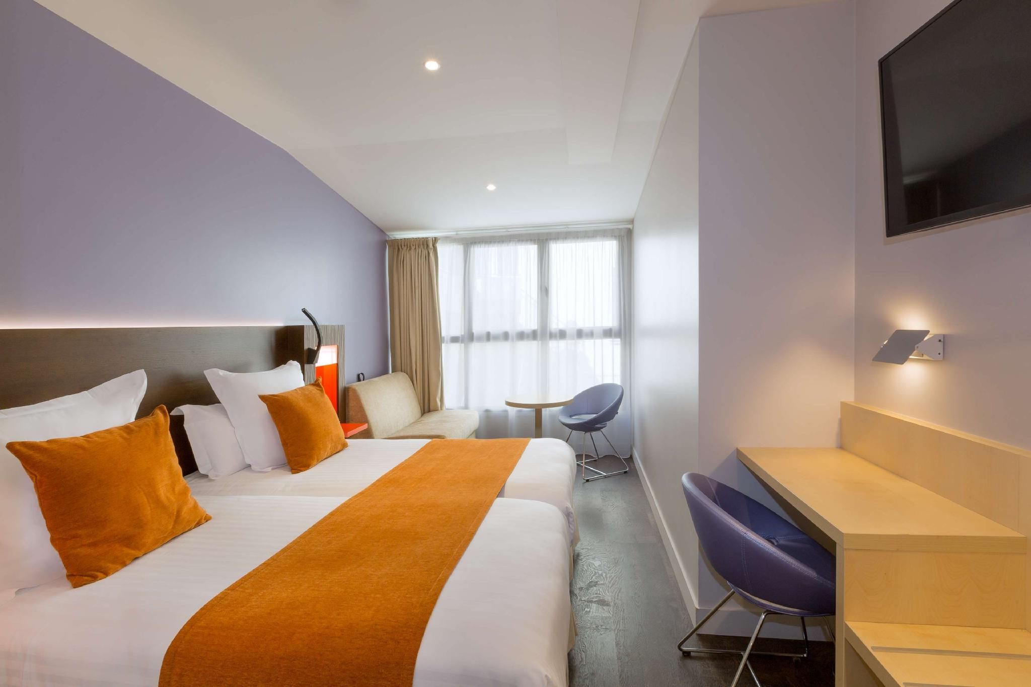 2 Single Beds, Comfort Room