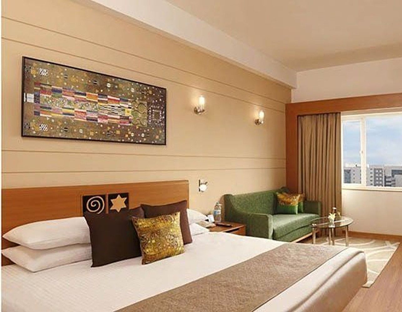 Lemon Tree Premier, Ulsoor lake, Bengaluru Deluxe Room 2