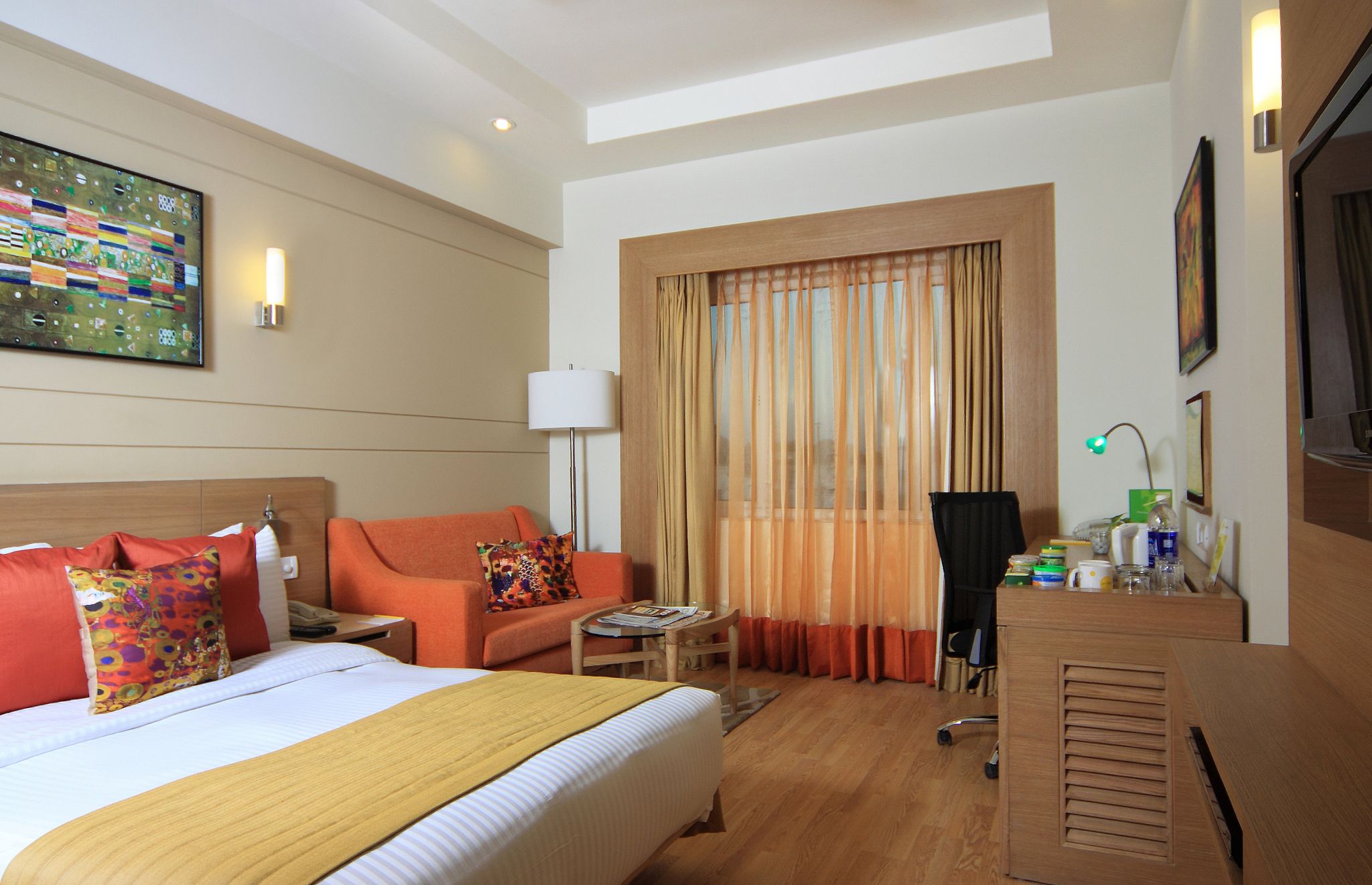 Lemon Tree Premier, Ulsoor lake, Bengaluru Deluxe Room 4