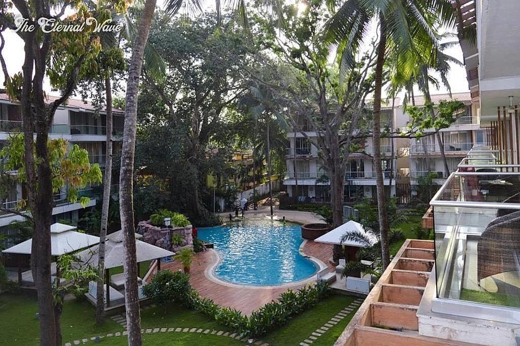 Aarju Luxurious Wave 1BHK Apartment with Pool View  4