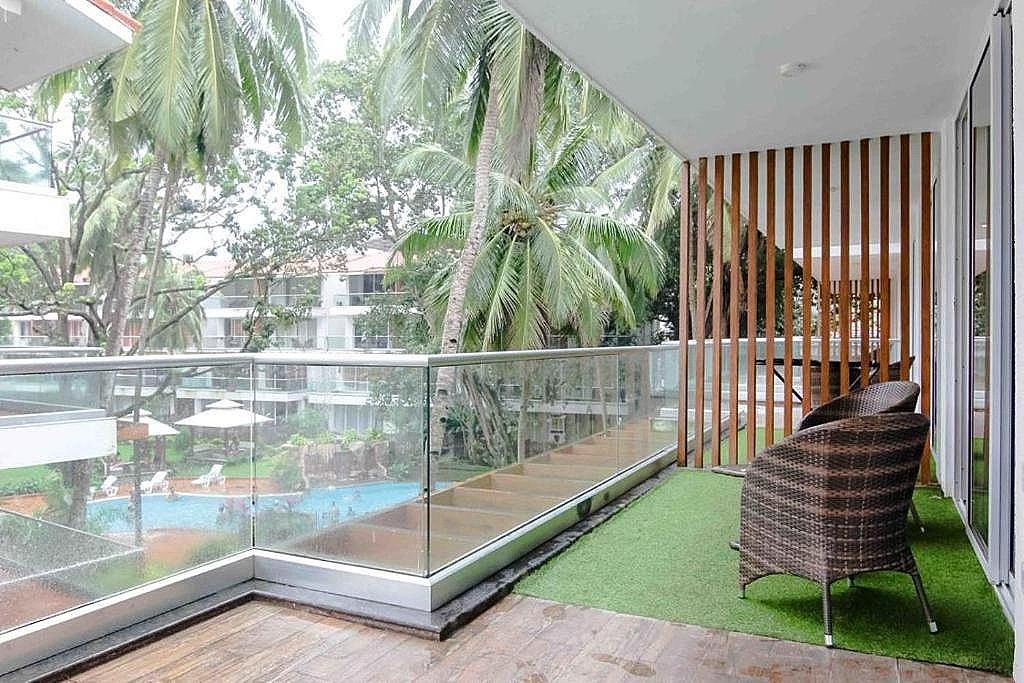 Aarju Luxurious Wave 1BHK Apartment with Pool View  5