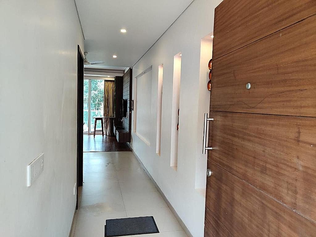 Aarju Luxurious Wave 1BHK Apartment with Pool View  11