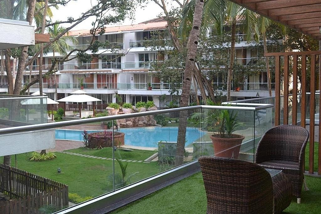 Aarju Luxurious Wave 1BHK Apartment with Pool View  23