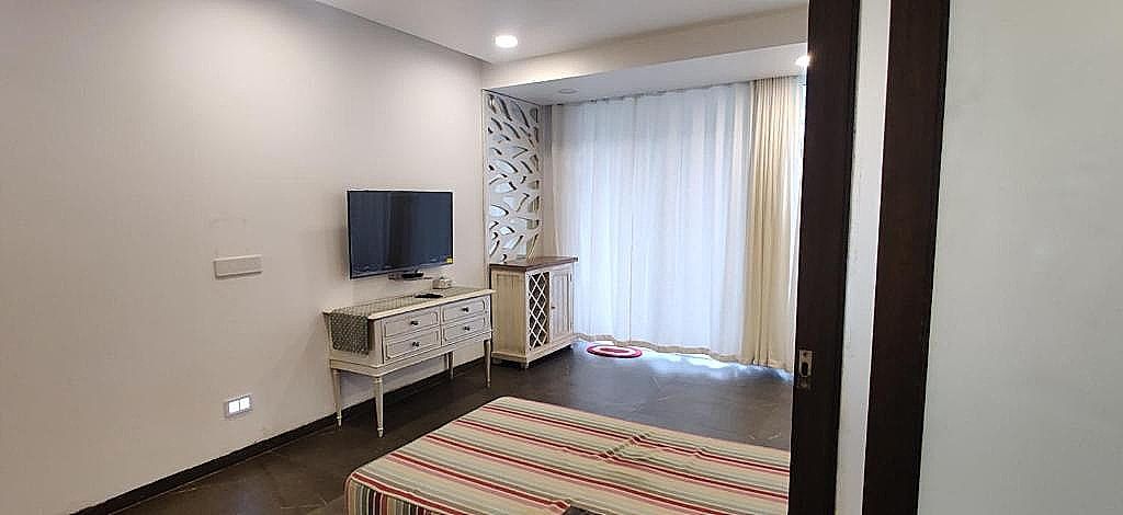 Aarju Luxurious Wave 1BHK Apartment with Pool View  34