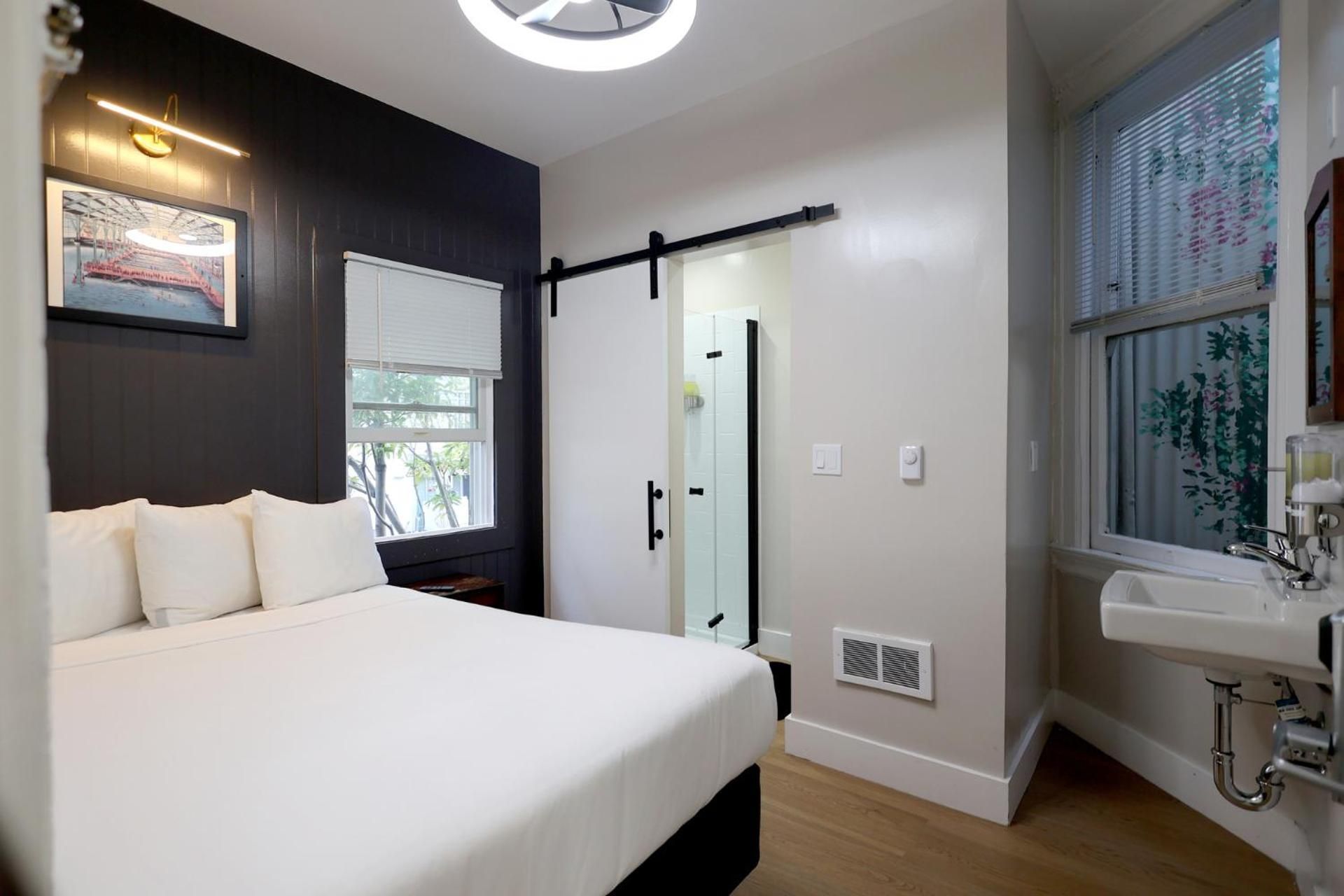 undefined San Remo Hotel 3