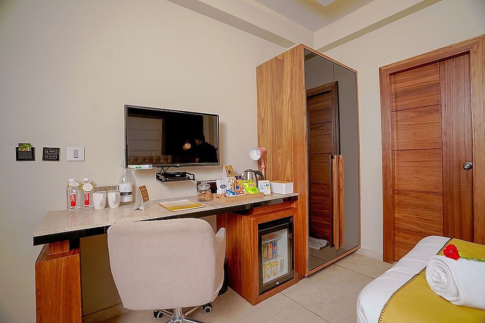 Lazdana Hotel Executive Twin Room 11
