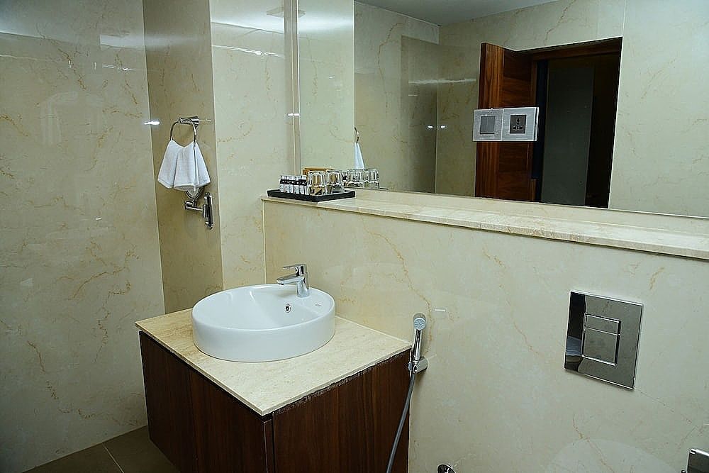 Lazdana Hotel Executive Twin Room 9