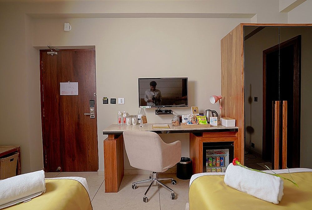 Lazdana Hotel Executive Twin Room 12