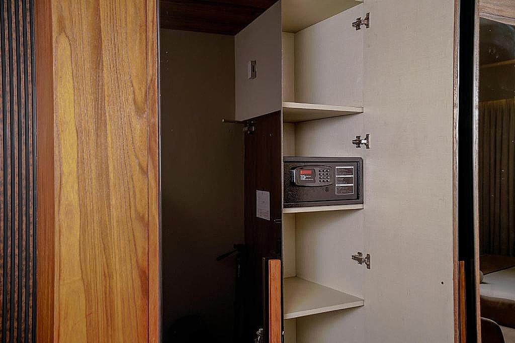 Lazdana Hotel Executive King Room 18