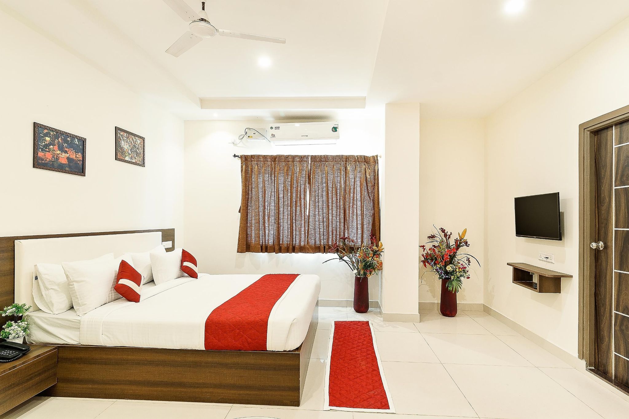 Deluxe Room, 1 Queen Bed
