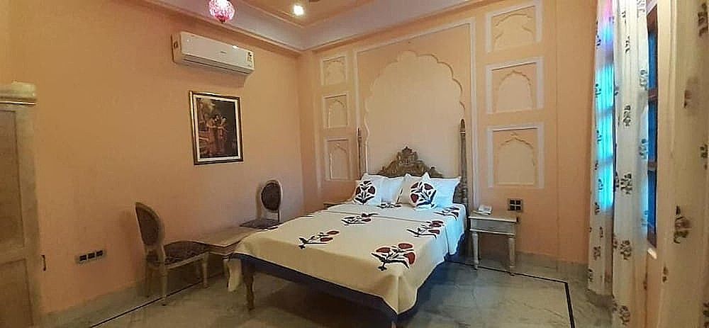 Raj Rajeshwari Haveli Standard Double Room 4