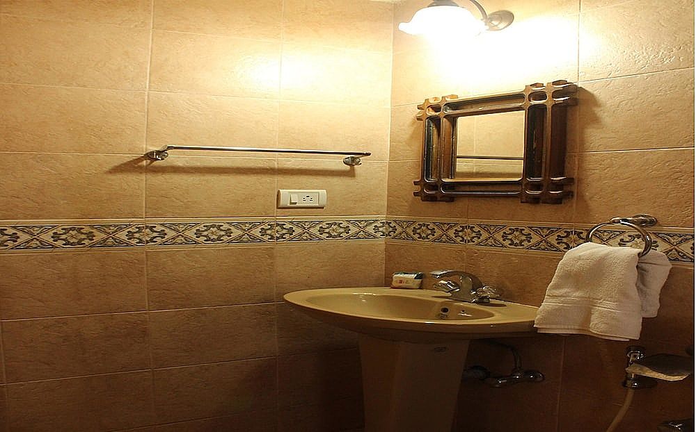 undefined OYO 7330 Bardays Inn 10