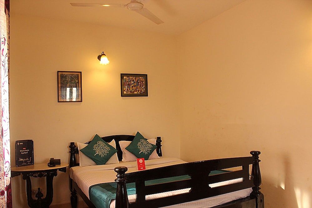 OYO 7330 Bardays Inn Standard Double or Twin Room, 1 Double Bed, Private Bathroom 12