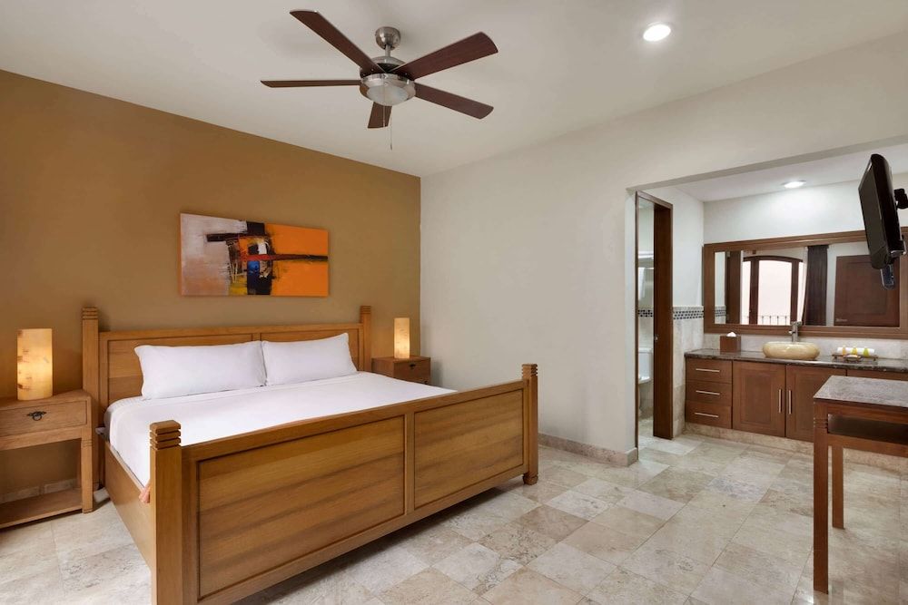 Suite, 2 Bedrooms (Master)