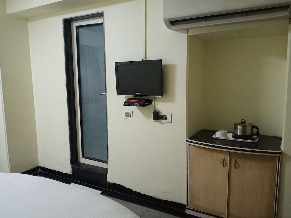 Hotel Dynasty by KeyMagics Superior Room 7