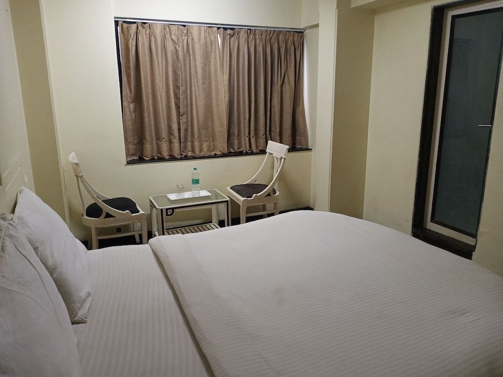 Hotel Dynasty by KeyMagics Superior Room 3