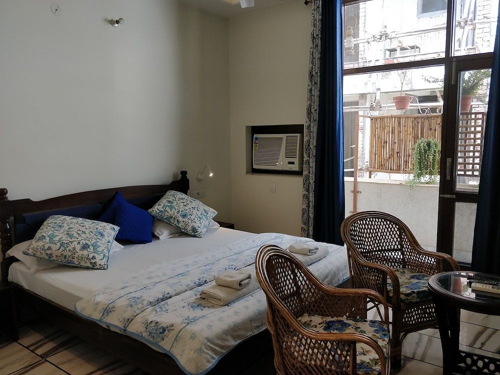 All Seasons Homestay Super Deluxe Double Room 15