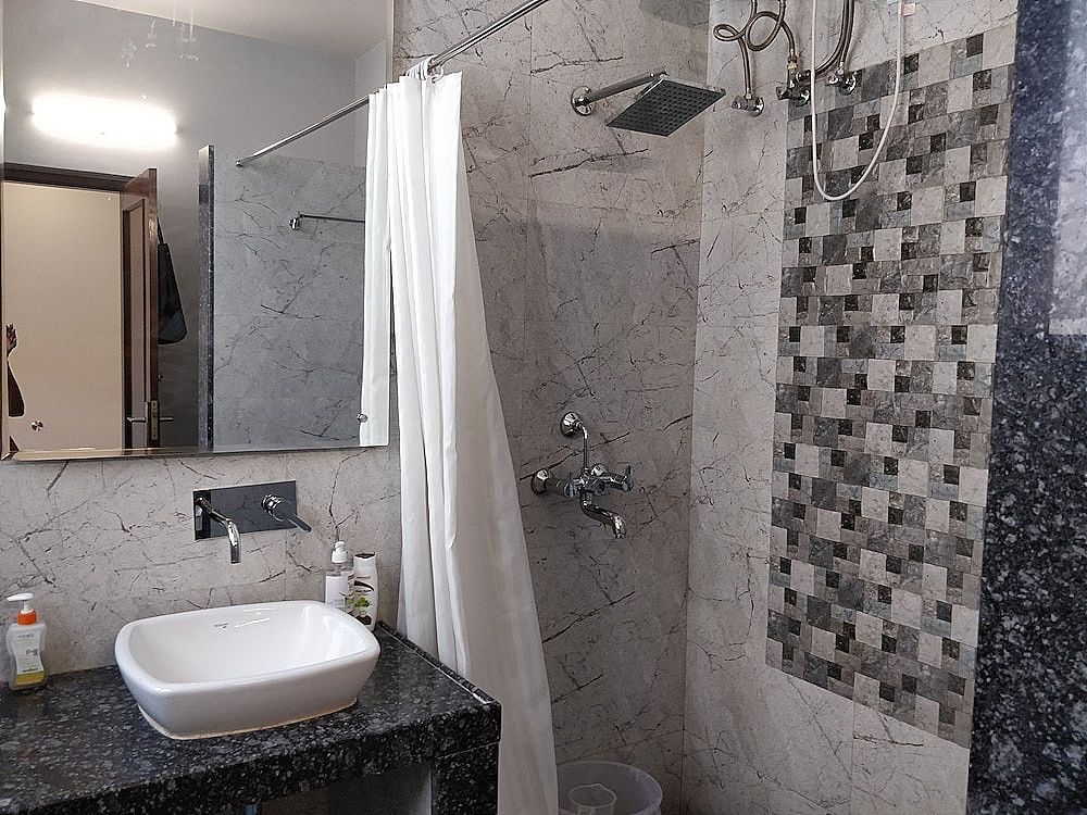 All Seasons Homestay Super Deluxe Double Room 48