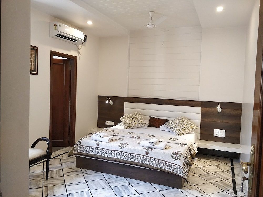 All Seasons Homestay Super Deluxe Double Room 24