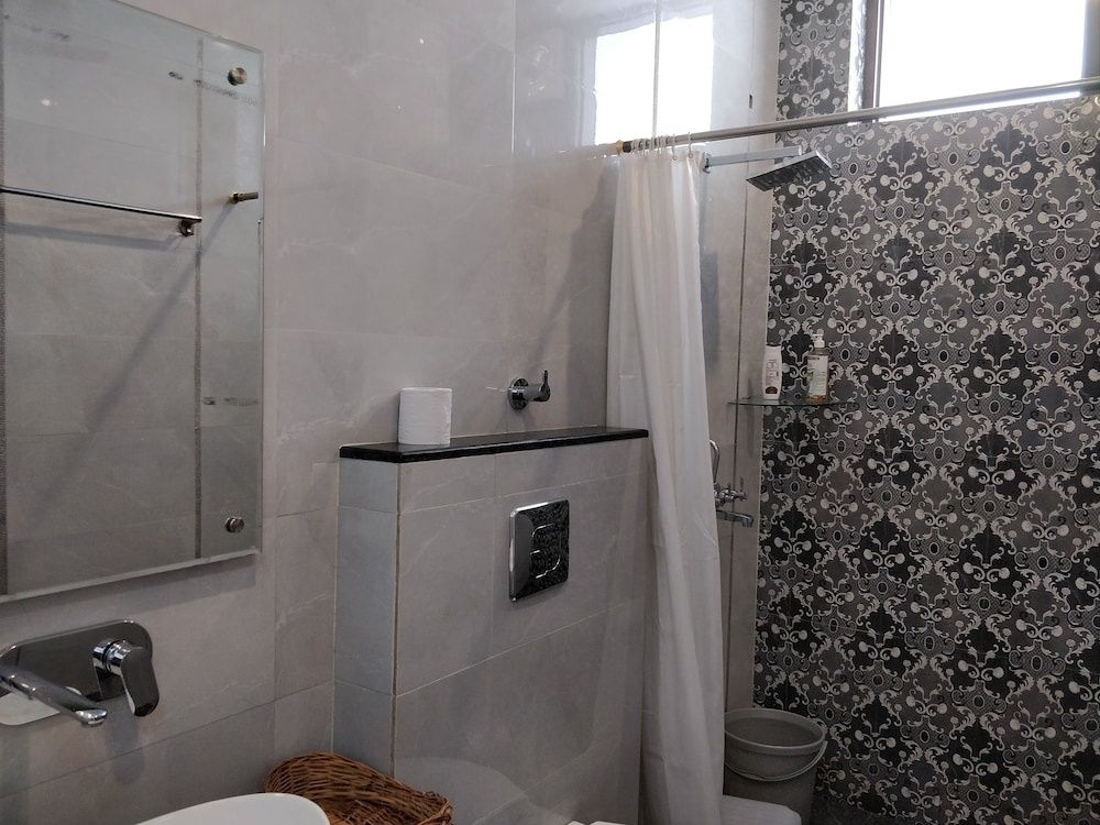 All Seasons Homestay Super Deluxe Double Room 43