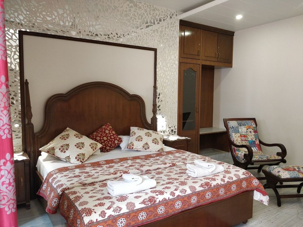 All Seasons Homestay Super Deluxe Double Room 17