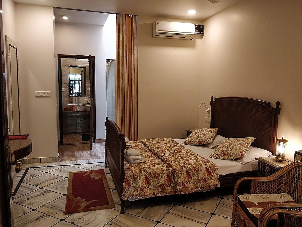 All Seasons Homestay Super Deluxe Double Room 14