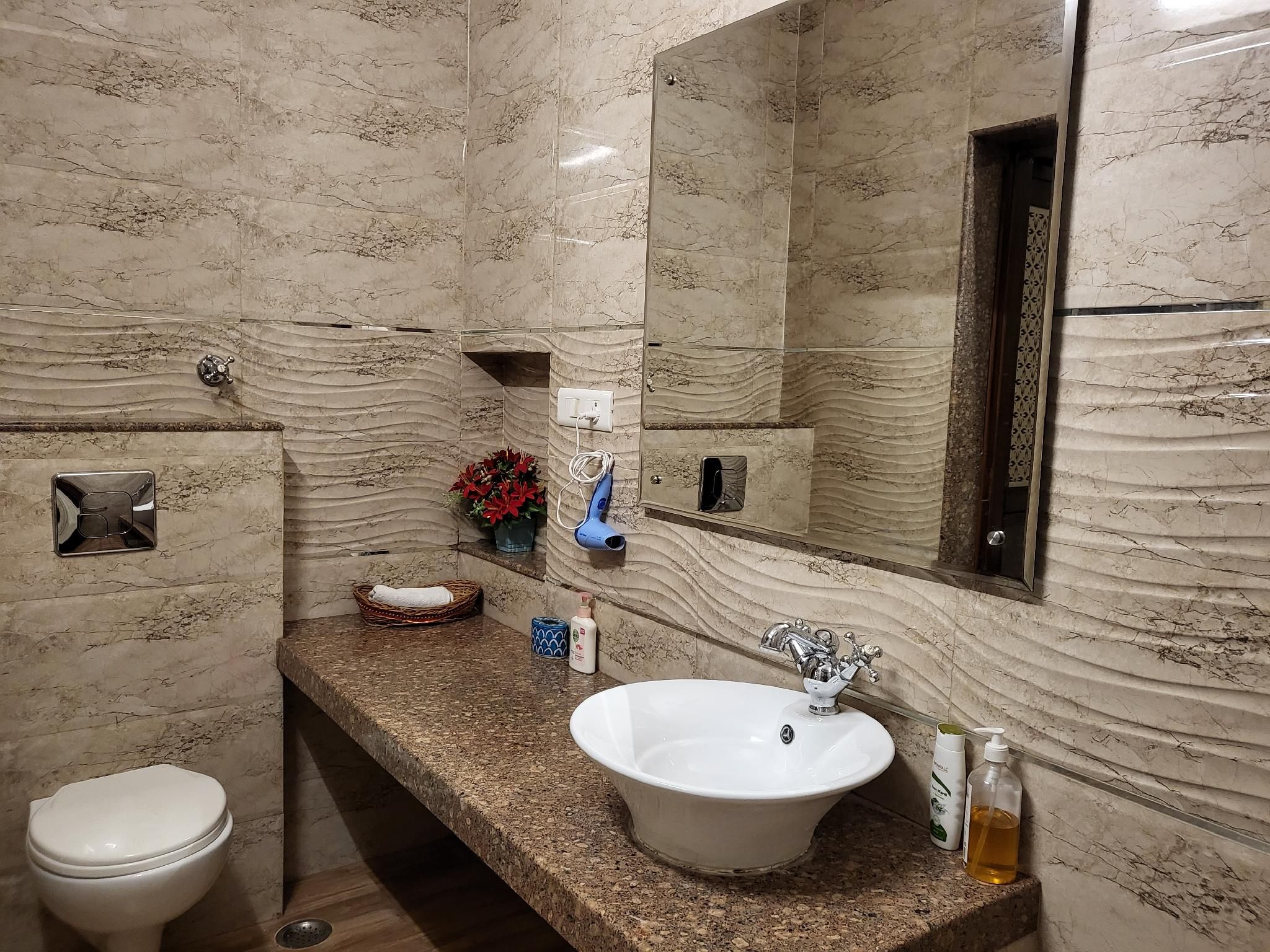 Deluxe Double No Window