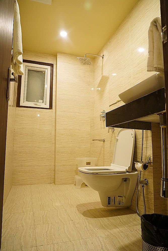 Hotel Bayan Elegance Deluxe Room 7