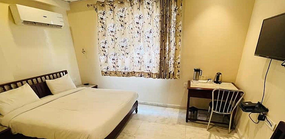 Hotel Bayan Elegance Deluxe Room 6