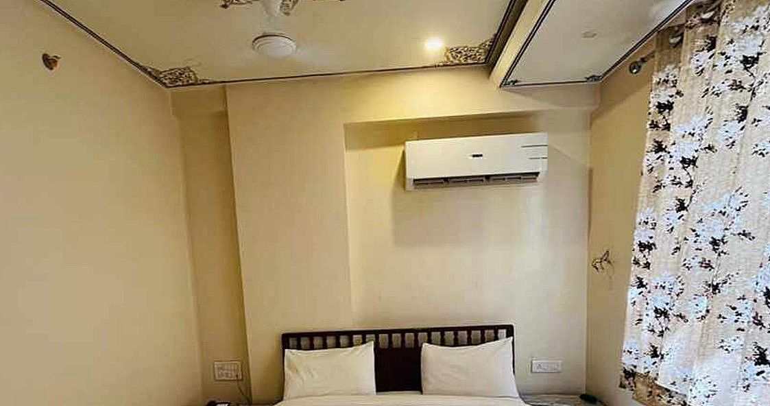 Hotel Bayan Elegance Deluxe Room 5