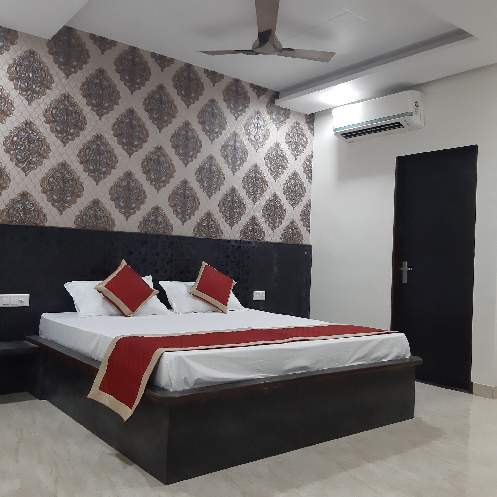 Hotel Aryan Vilas