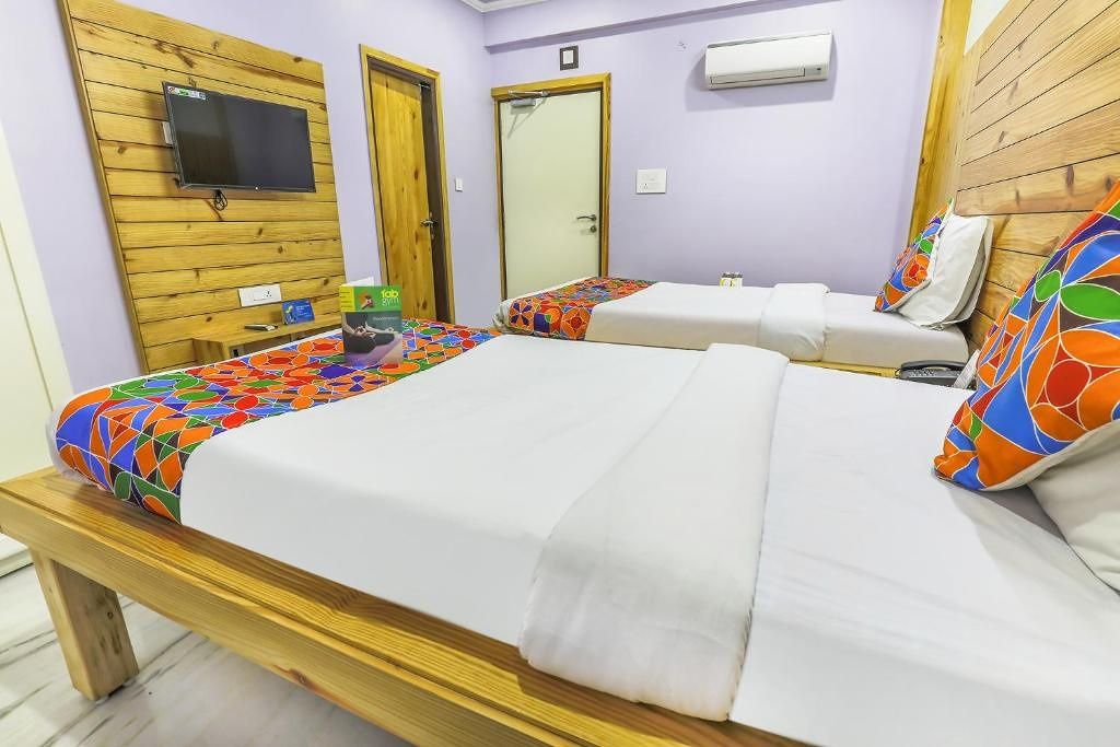 FabHotel The Lodge Deluxe Room 6